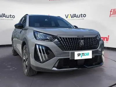 Usado Peugeot 2008 Allure 136 HP (100 kW) 2025 Cinzento SUV
