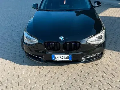Usata BMW 118 Sport Line 143 CV (105 kW) 2013 Nero Utilitaria