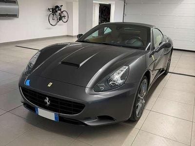 Usata Ferrari California 460 CV (338 kW) 2011 Grigio Cabrio