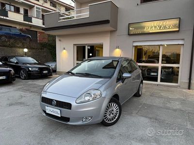 Usata Fiat Grande Punto Dynamic 77 CV (56 kW) 2007 Grigio Utilitaria
