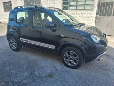 Usata Fiat Panda Cross Cross 95 CV (69 kW) 2017 Nero Utilitaria