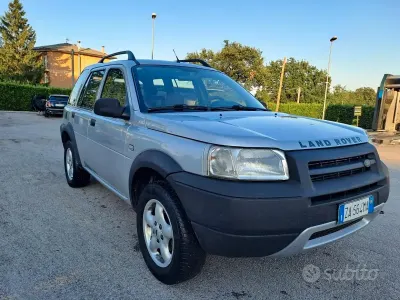 Usata Land Rover Freelander 111 CV (81 kW) 2001 Grigio SUV
