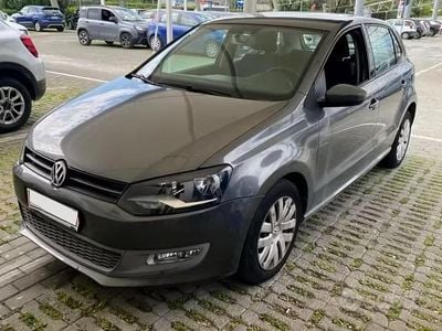Usado VW Polo 86 CV (63 kW) 2010 Gris Utilitario