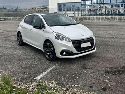 Begagnad Peugeot 208 GT-line 102 HK (75 kW) 2019 Halvkombi