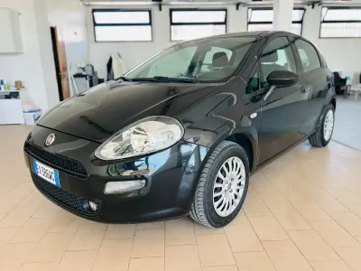 Gebraucht Fiat Punto Street 75 PS (55 kW) 2014 Schwarz Kleinwagen
