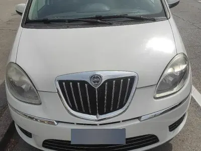 Usata Lancia Musa 77 CV (56 kW) 2010 Bianco Monovolume