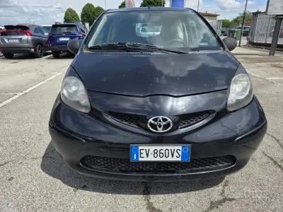 Usata Toyota Aygo 68 CV (50 kW) 2008 Nero Utilitaria