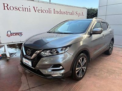 Usata Nissan Qashqai N-Connecta 110 CV (80 kW) 2017 Grigio SUV
