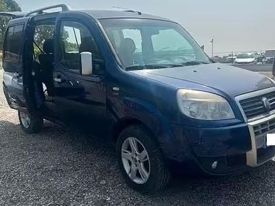 Begagnad Fiat Doblò 85 HK (62 kW) 2007 Blå Minibuss