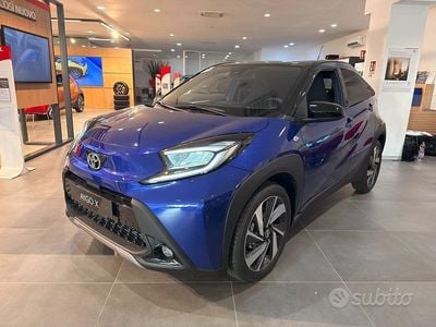 Nuova Toyota Aygo X Lounge 72 CV (52 kW) 2025 Blu SUV