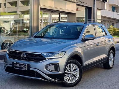 Usata VW T-Roc Life 150 CV (110 kW) 2023 Grigio SUV