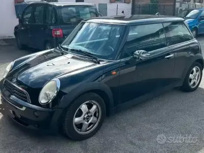 Usata Mini Cooper 90 CV (66 kW) 2005 Nero Utilitaria