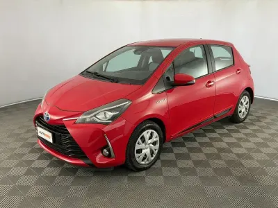 Usata Toyota Yaris Active 101 CV (74 kW) 2018 Rosso Utilitaria