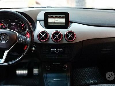 Usata Mercedes B180 Premium 116 CV (85 kW) 2013 Grigio Monovolume