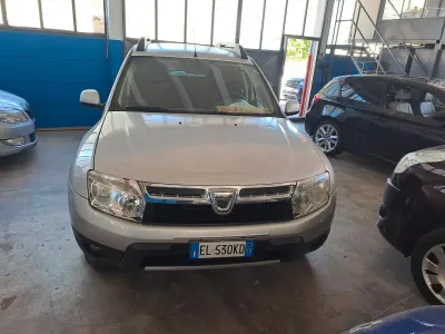 Usata Dacia Duster 105 CV (77 kW) 2012 Argento SUV