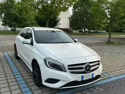 Usata Mercedes A180 122 CV (89 kW) 2012 Berlina