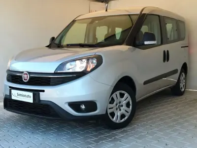 Usata Fiat Doblò Lounge 95 CV (69 kW) 2021 Grigio Monovolume