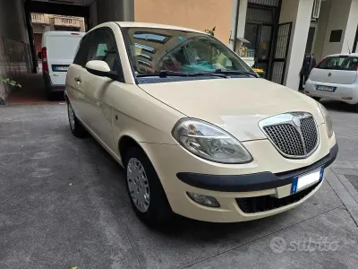Usata Lancia Ypsilon 60 CV (44 kW) 2005 Beige Utilitaria
