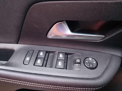 Blu Usata 2024 Opel Mokka Ultimate SUV | 19.900 € (Buon prezzo)