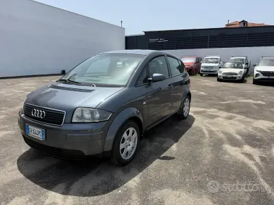 Usata Audi A2 Comfort 75 CV (55 kW) 2005 Grigio Utilitaria