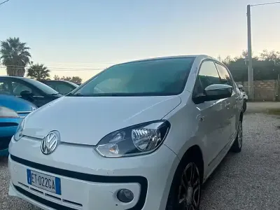 Usata VW up! Move 68 CV (50 kW) 2013 Bianco Utilitaria