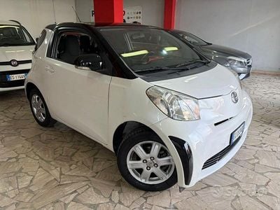 Usata Toyota iQ Sol 68 CV (50 kW) 2011 Bianco Utilitaria
