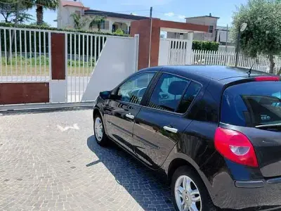 Usata Renault Clio II LE 86 CV (63 kW) 2008 Nero Berlina