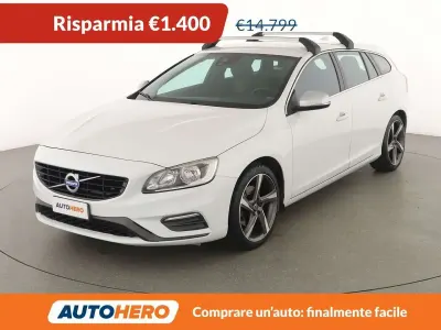 Usado Volvo V60 R-Design Momentum 150 CV (110 kW) 2015 Blanco Familiar