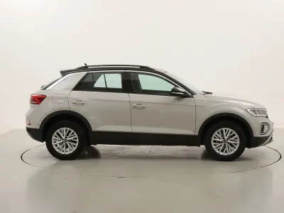 Usata VW T-Roc Life 110 CV (80 kW) 2022 Grigiogrigio SUV