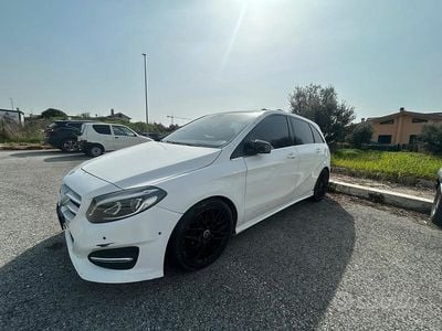 Usata Mercedes B180 AMG 109 CV (80 kW) 2018 Bianco Monovolume