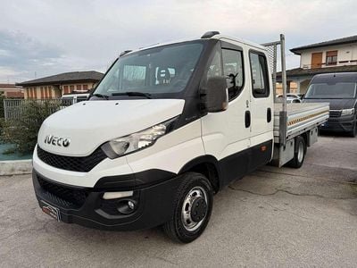 Usata Iveco Daily 126 CV (92 kW) 2015 Bianco Furgone