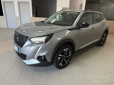 Usata Peugeot 2008 Allure 110 CV (80 kW) 2022 Grigio SUV
