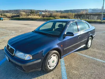Usata Skoda Octavia 1999 Blu Berlina