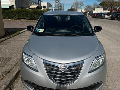 Usata Lancia Ypsilon 95 CV (69 kW) 2012 Grigio Utilitaria