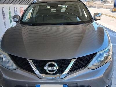 Usata Nissan Qashqai Tekna 130 CV (95 kW) 2016 Grigio SUV