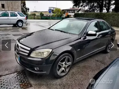 Usata Mercedes C220 170 CV (125 kW) 2007 Nero Berlina