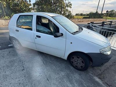 Usata Fiat Punto 80 CV (58 kW) 2004 Bianco Utilitaria