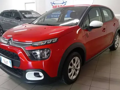 Usata Citroën C3 PureTech 83 CV (61 kW) 2022 Rosso rubino Utilitaria