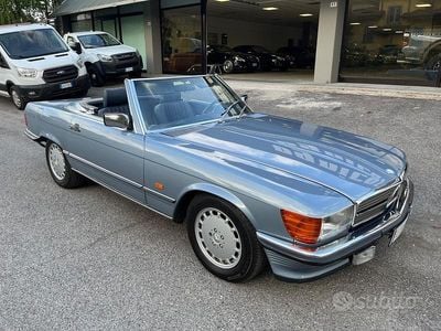 Usata Mercedes 560 227 CV (166 kW) 1987 Blu/azzurro Cabrio