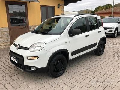 Usata Fiat Panda 4x4 S 95 CV (69 kW) 2017 Bianco Utilitaria