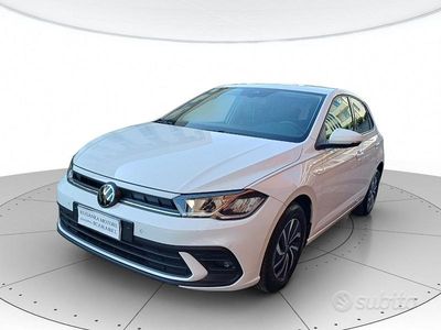 Usata VW Polo Life 95 CV (69 kW) 2023 Bianco Utilitaria