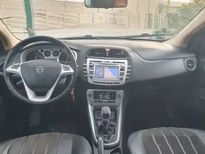 Usata Lancia Delta Gold 120 CV (88 kW) 2013 Utilitaria
