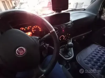 Usata Fiat Doblò 120 CV (88 kW) 2008 Blu Monovolume