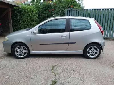 Usata Fiat Punto 101 CV (74 kW) 2004 Grigio Utilitaria