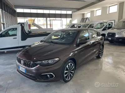 Usata Fiat Tipo Lounge 120 CV (88 kW) 2020 Marrone Berlina