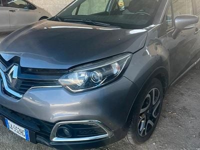 Usata Renault Captur 90 CV (66 kW) 2013 Grigio SUV