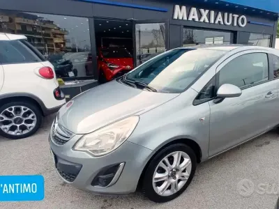 Usata Opel Corsa 75 CV (55 kW) 2013 Grigio Utilitaria
