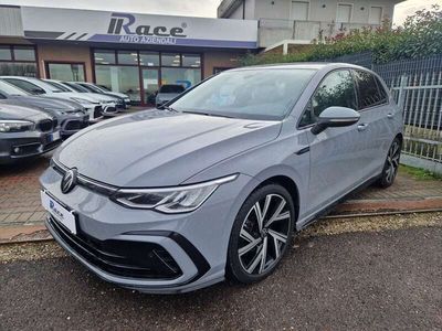 Nero Usata 2022 VW Golf VIII R-line Berlina | 26.900 € (Buon prezzo)