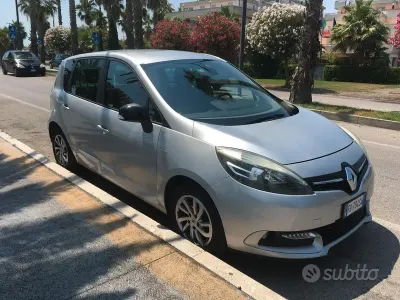 Usata Renault Scénic III XMOD 110 CV (80 kW) 2015 Grigio Monovolume