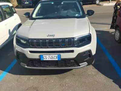 Usata Jeep Avenger Summit 61 kW (84 CV) 2023 Bianco SUV